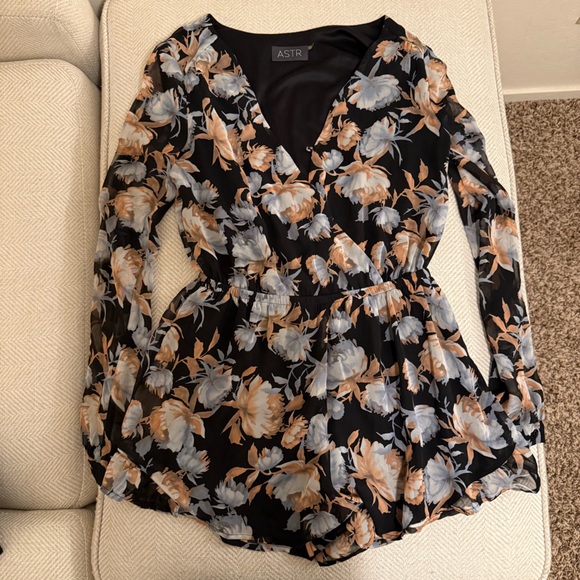 ASTR The Label Floral Long Sleeve Romper - Picture 2 of 6